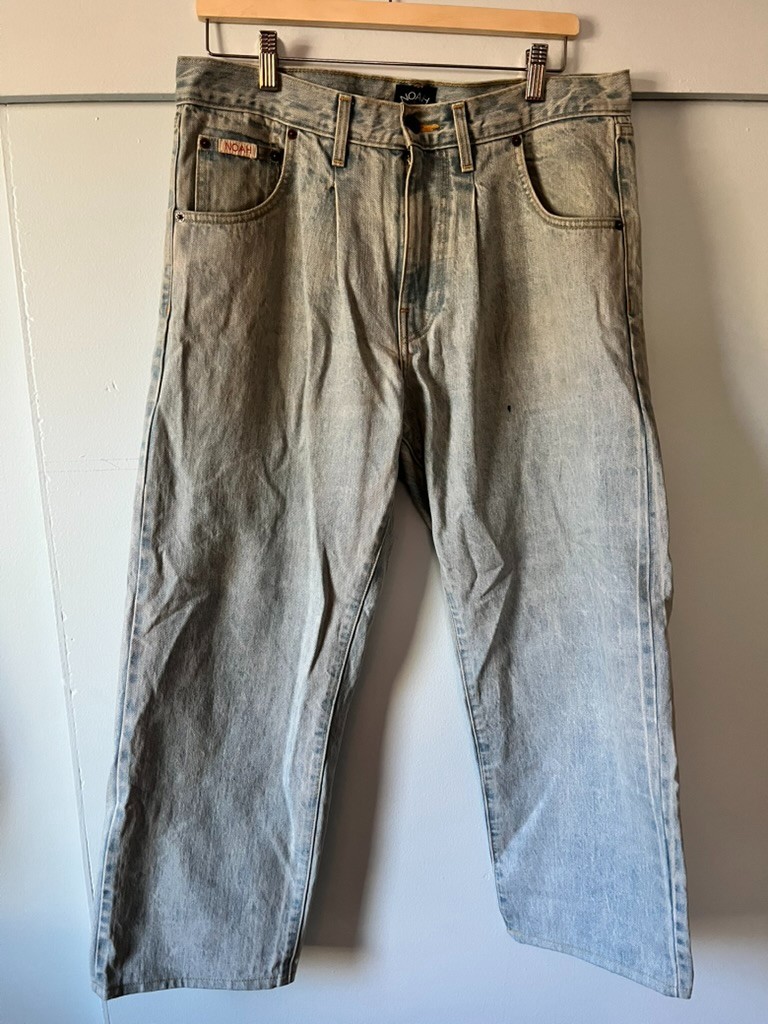 Noah Pleated Denim Jeans Light Wash Size 32
