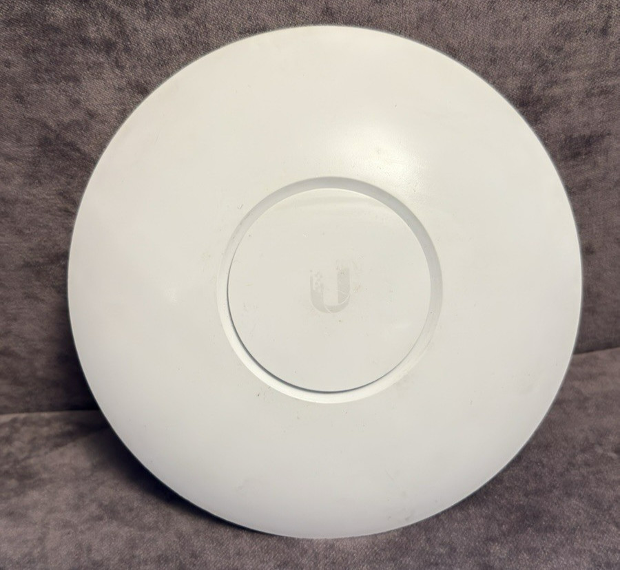 Ubiquiti Unifi AP AC PRO (UAP-AC-PRO-US) 802.11ac Wireless Access Point1300mbps