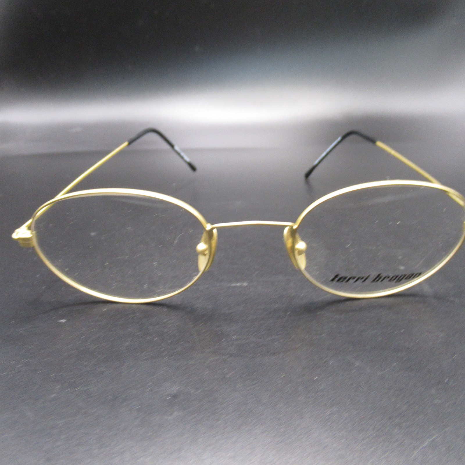 Terri Brogan Gold Oval Metal Eyeglass Frames 50-18-135 Taiwan Unisex Adults Terri Brogan Gold Oval Metal Eyeglass Frames 50-18-135 Taiwan Unisex Adults