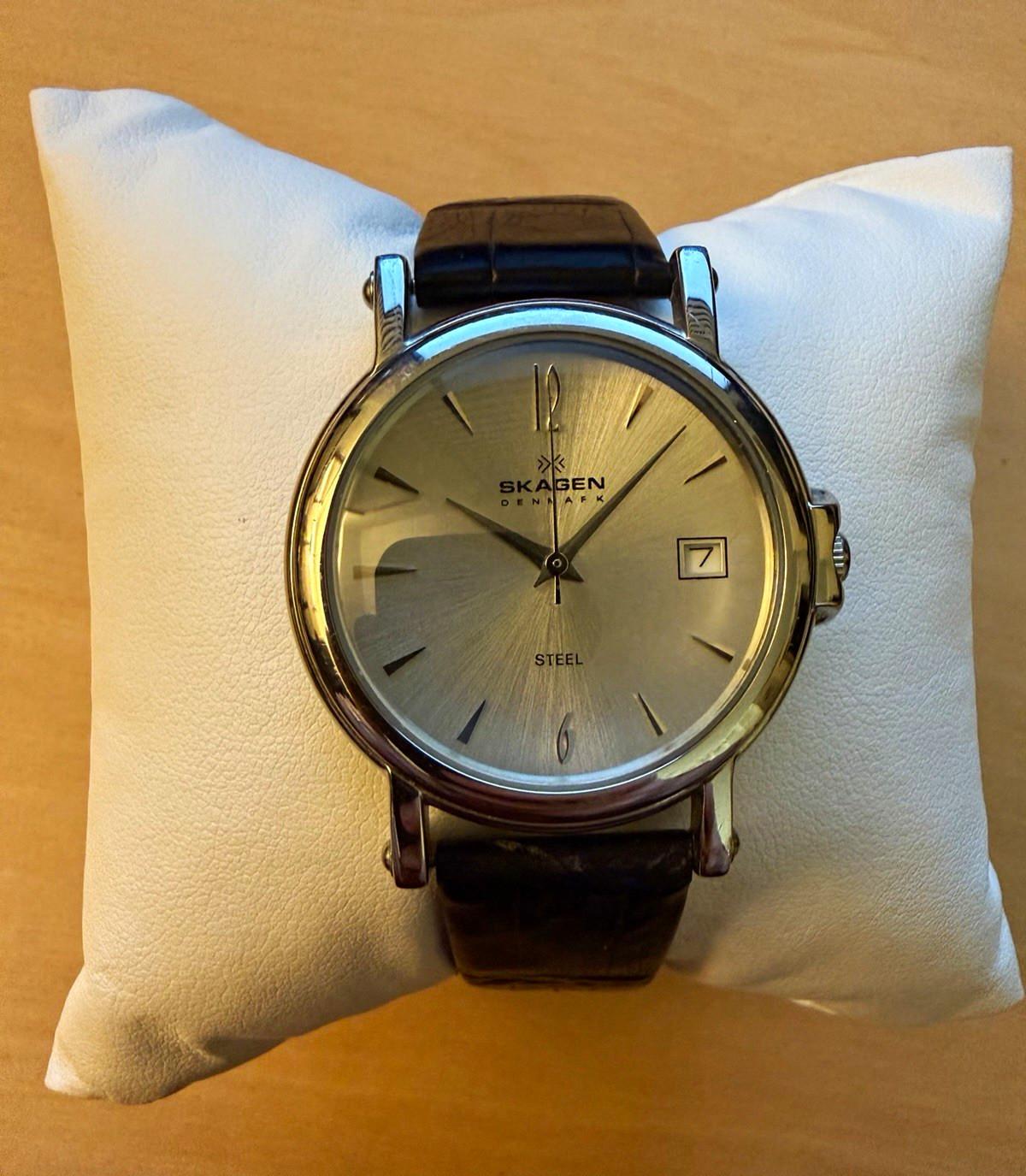 Skagen Denmark  Watch 184LSLL 36mm Silver Dial Date Black Leather