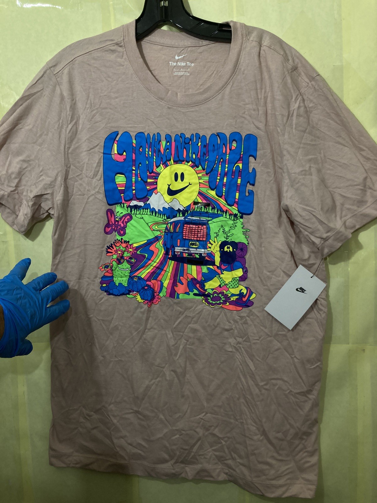 [NEW]  NIKE “HAVE A NIKE DAZE” Unisex T Shirt;  LARGE;  Pink-Beige; New with Tag