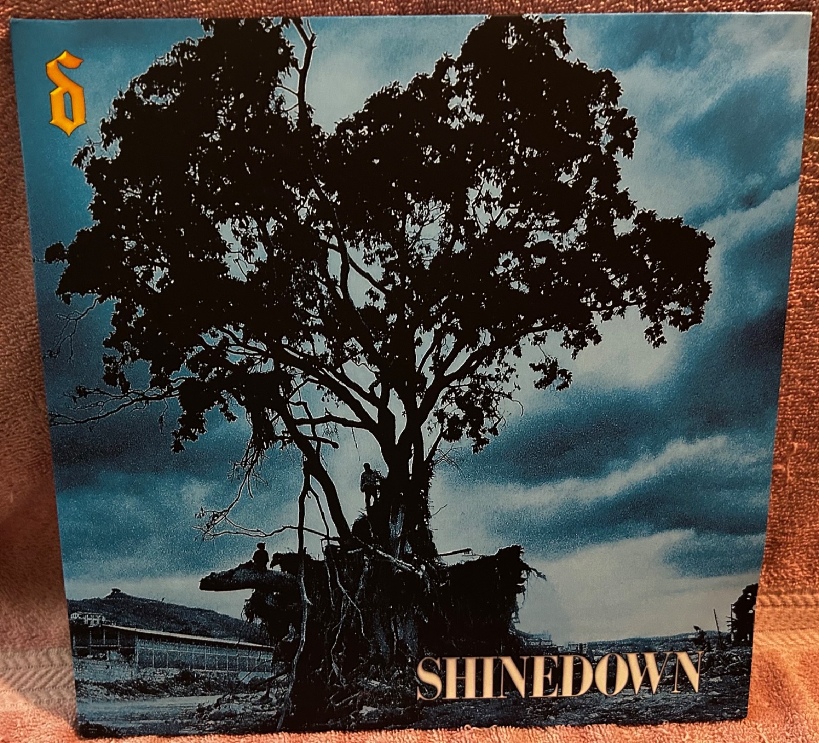 Leave a Whisper by Shinedown (Record, 2021) Leave a Whisper by Shinedown (Record, 2021)