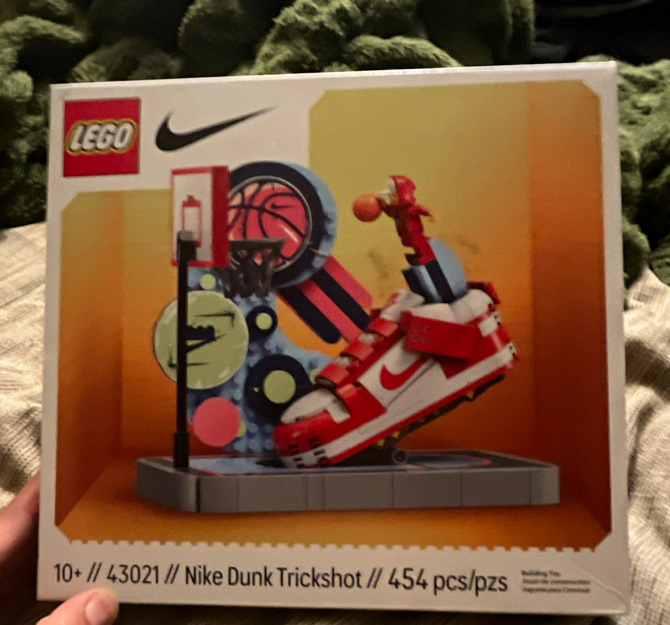 LEGO Icons Nike Dunk Trickshot 43021 Set 454 pcs Brick Separator Included LEGO Icons Nike Dunk Trickshot 43021 Set 454 pcs Brick Separator Included