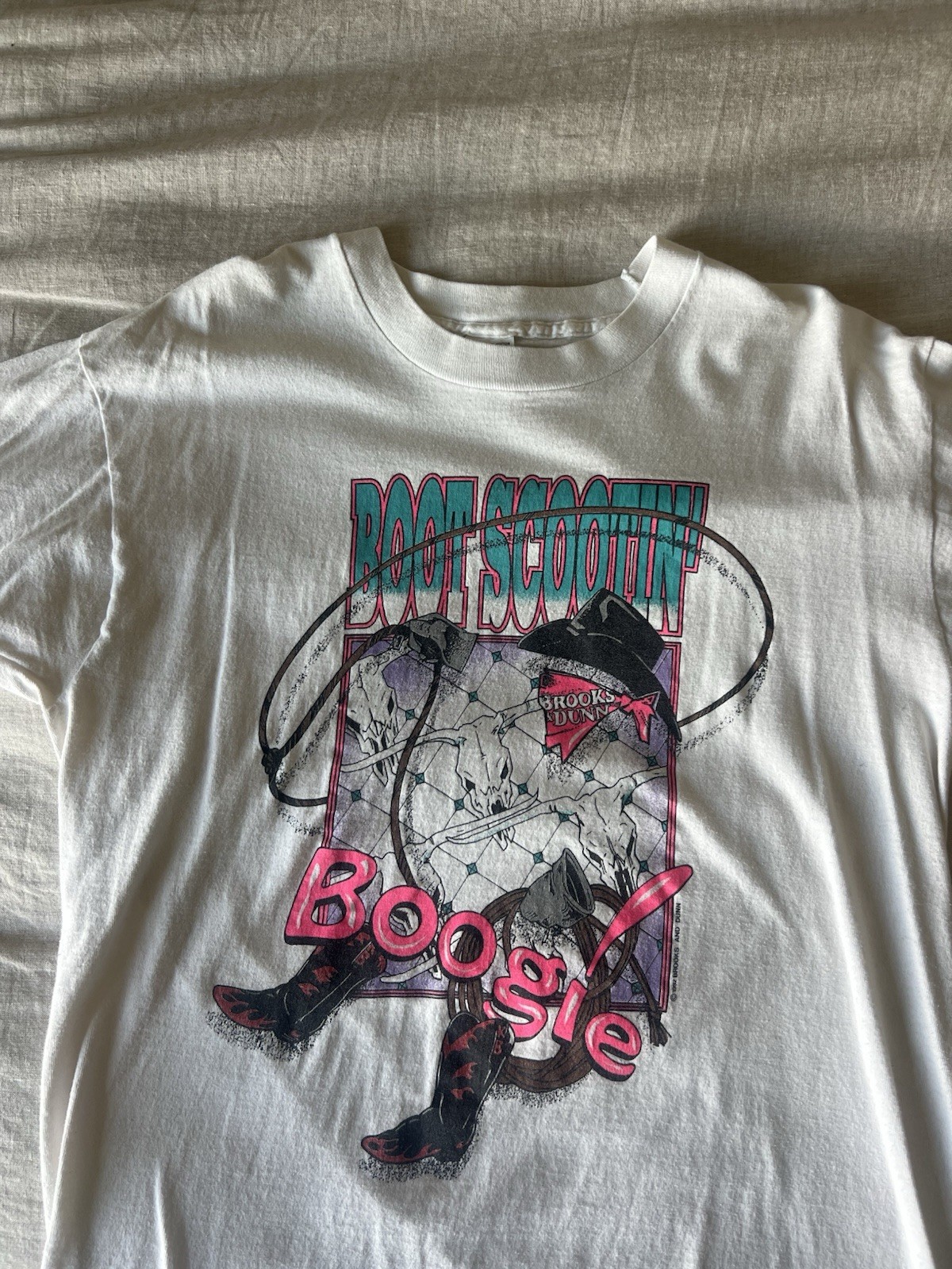 Ultra rare vintage Brooks & Dunn “Boot Scootin\' Boogie” 1992 T-Shirt L 2 sided Ultra rare vintage Brooks & Dunn “Boot Scootin\' Boogie” 1992 T-Shirt L 2 sided