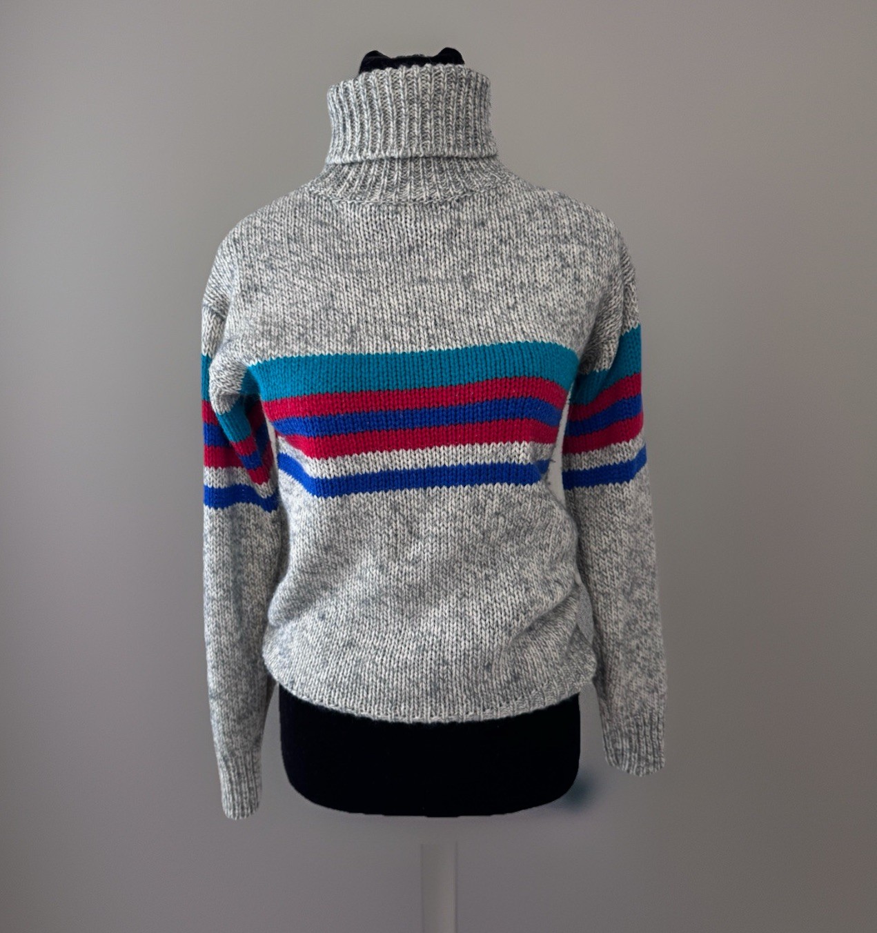 1980s VINTAGE DIANE VON FURSTENBERG Sweater Sz S Wool Blend Gray Red Blue Stripe 1980s VINTAGE DIANE VON FURSTENBERG Sweater Sz S Wool Blend Gray Red Blue Stripe