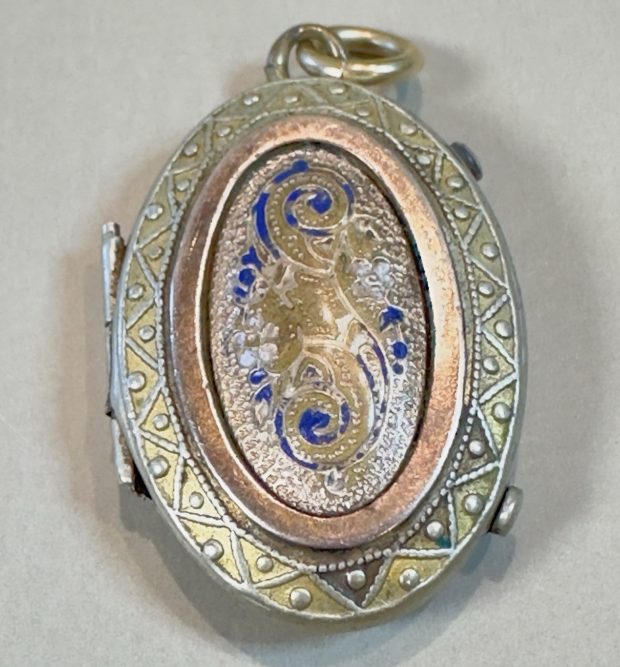 Antique Victorian Gold Filled Oval Locket Blue Enamel Etruscan Scroll Estate Antique Victorian Gold Filled Oval Locket Blue Enamel Etruscan Scroll Estate