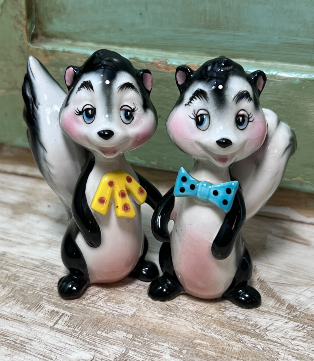 Vintage Japan Skunk Salt Pepper Shakers Anthropomorphic Ceramic MCM Kitsch Vintage Japan Skunk Salt Pepper Shakers Anthropomorphic Ceramic MCM Kitsch