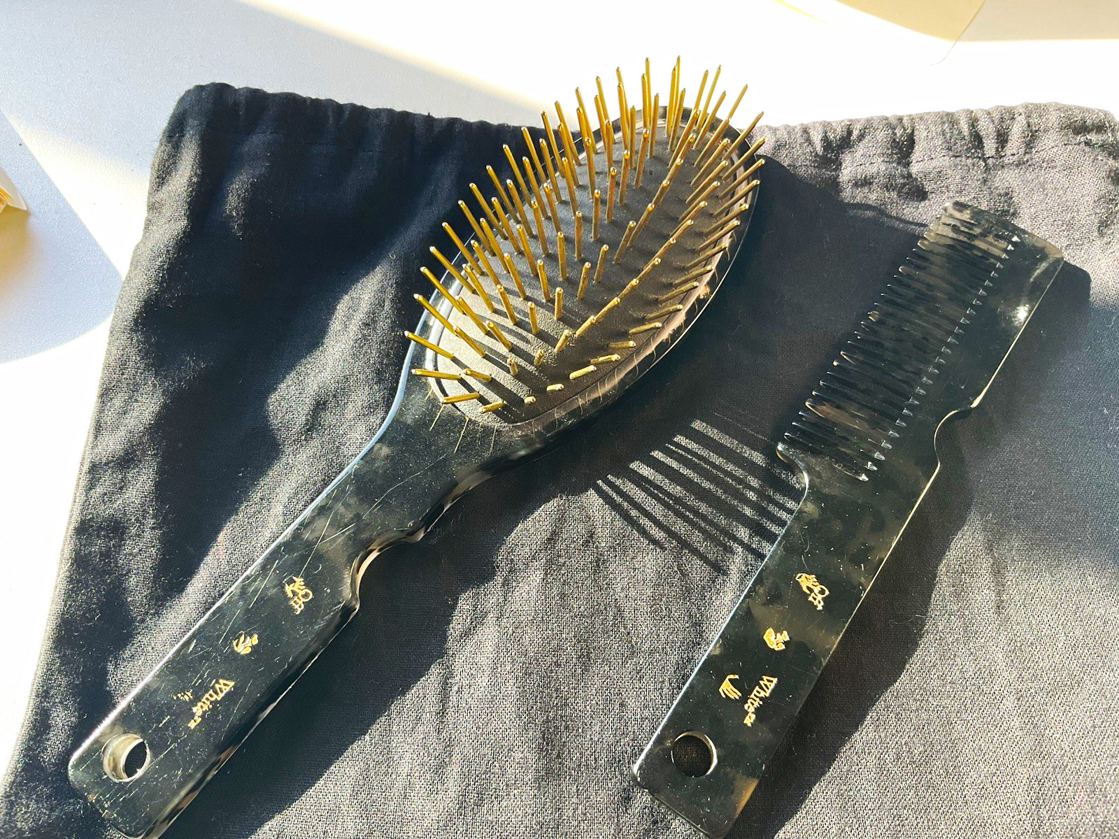 OFF-WHITE Meteor Hair Brush AND Hair Comb Set RARE OFF-WHITE Meteor Hair Brush AND Hair Comb Set RARE