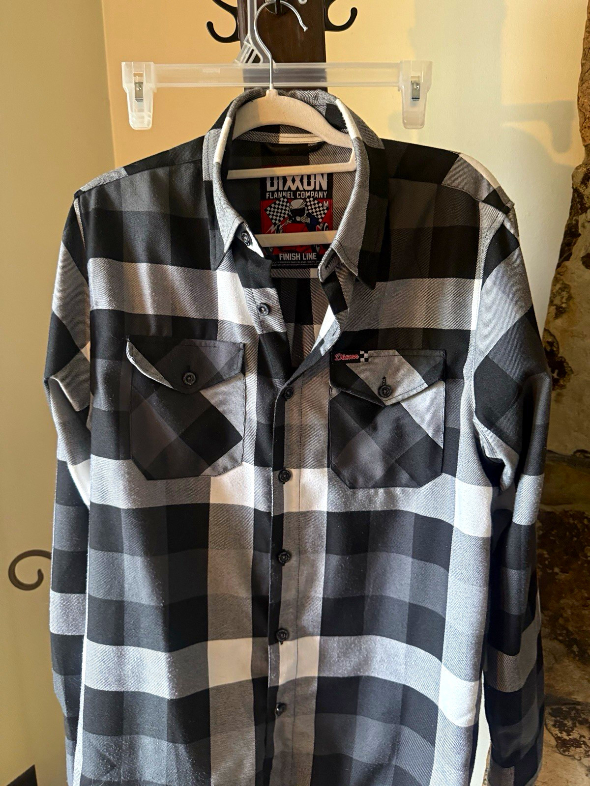 Dixxon Flannel Company Finish Line Men’s M Plaid Button-Up Flannel Shirt Pockets