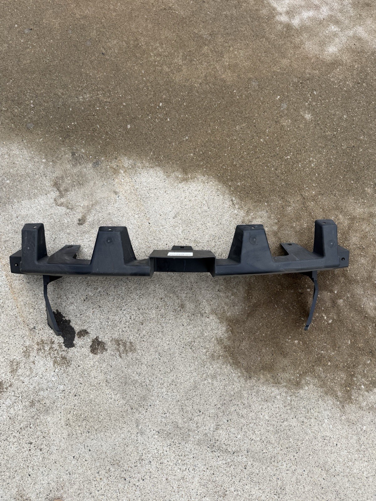 OEM 2011-2013 Dodge Durango Air Inlet Baffle - Mopar 68100243AA OEM 2011-2013 Dodge Durango Air Inlet Baffle - Mopar 68100243AA