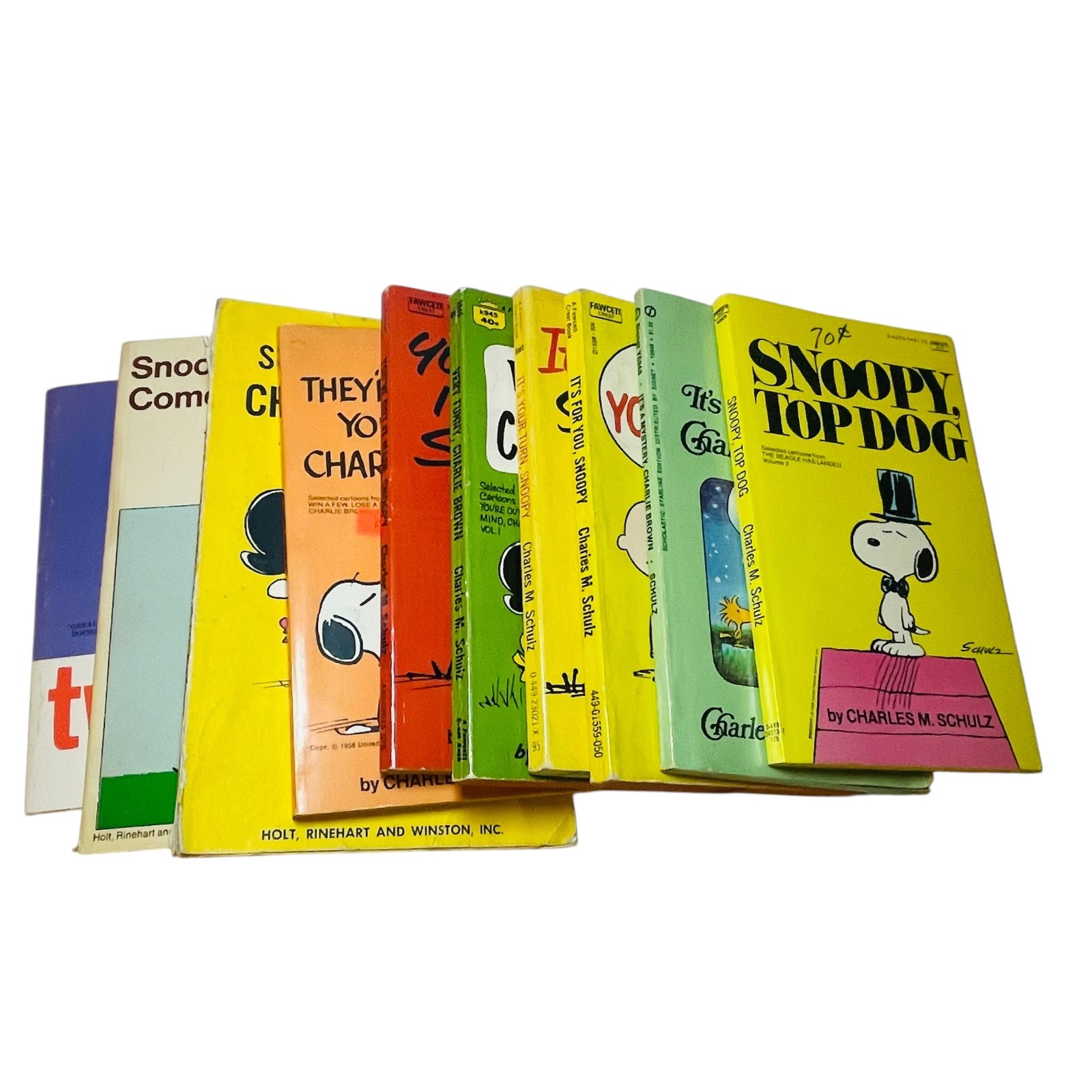 Vintage 1960\'s/1980\'s Lot of 10 Charles Schulz Peanuts/Snoopy Paperback Books