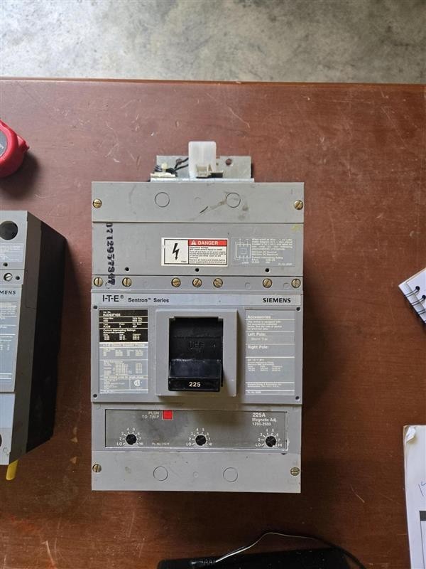 Siemens Sentron Series HJD63F400 Main Breaker