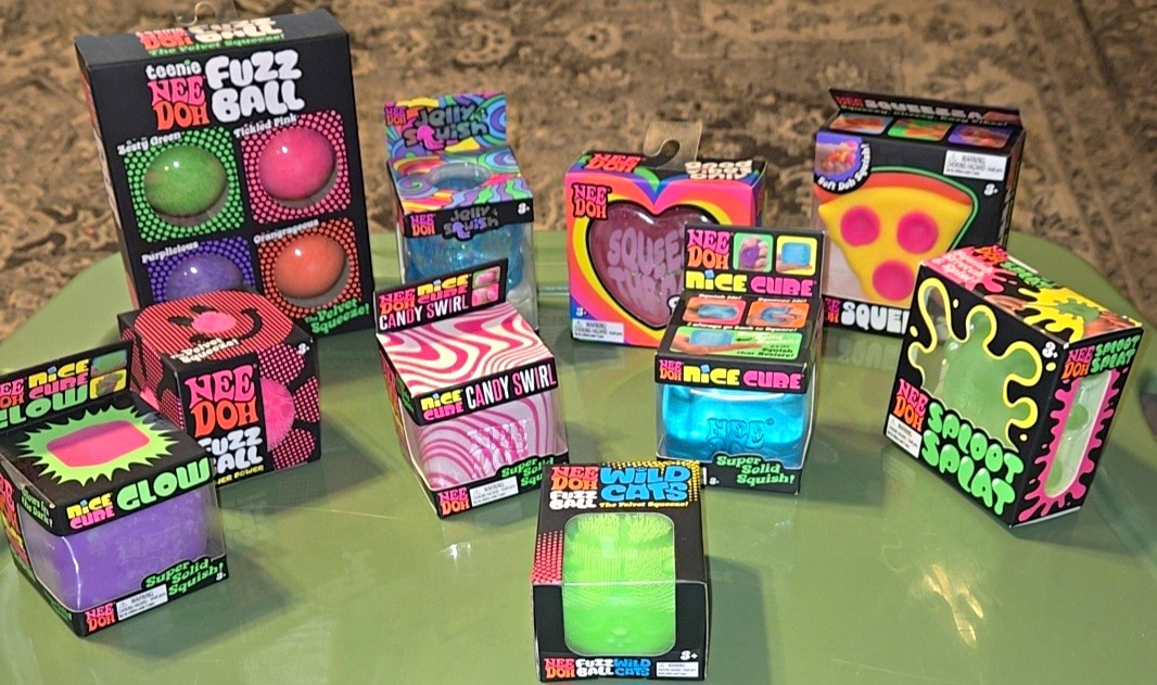 100% AUTHENTIC SCHYLLING NeeDoh Super Solid Squish Squeeze Lot Of 10+1