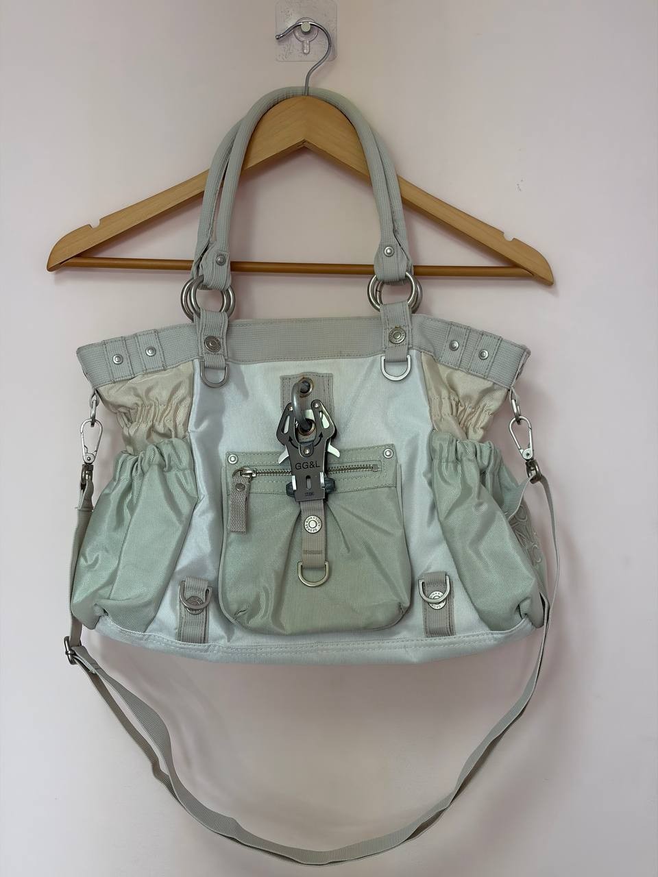 Vintage George Gina & Lucy OHSOSOFT Cream Shoulder Bag Green Accents Polyester Vintage George Gina & Lucy OHSOSOFT Cream Shoulder Bag Green Accents Polyester