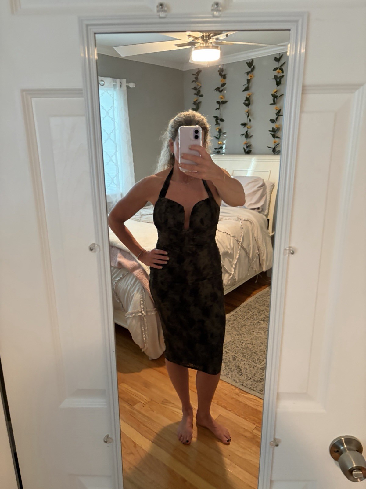 Windsor floral olive midi dress size large Windsor floral olive midi dress size large
