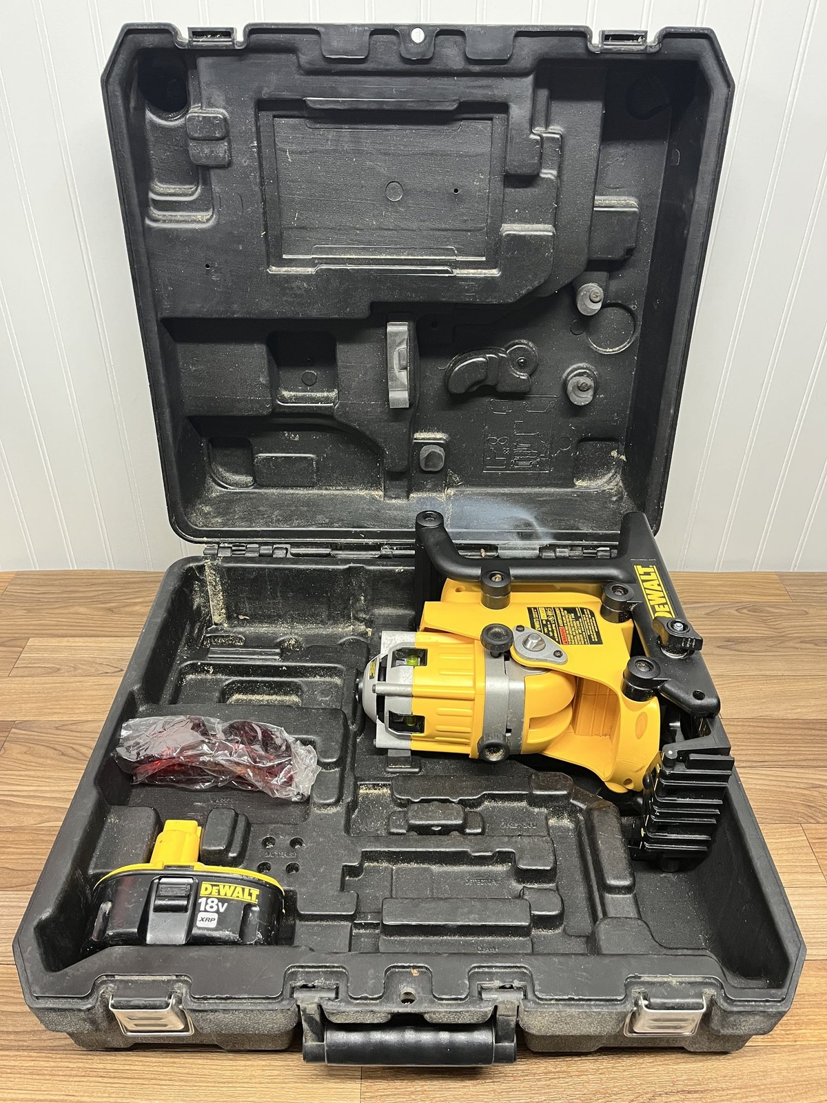 DeWalt DW073 18V Cordless Rotary Laser (Tool, Battery and Case Only)
