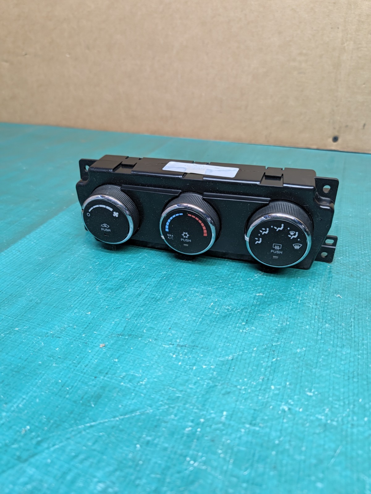 2011-2012 Dodge RAM 1500 Temp Climate Control AC Heat Defrost OEM 55111290AD