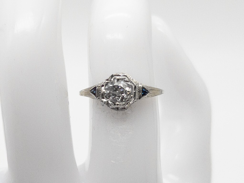 Antique 1920s $5K 1ct Natural Diamond Blue Sapphire 18k White Gold Filigree Ring Antique 1920s $5K 1ct Natural Diamond Blue Sapphire 18k White Gold Filigree Ring