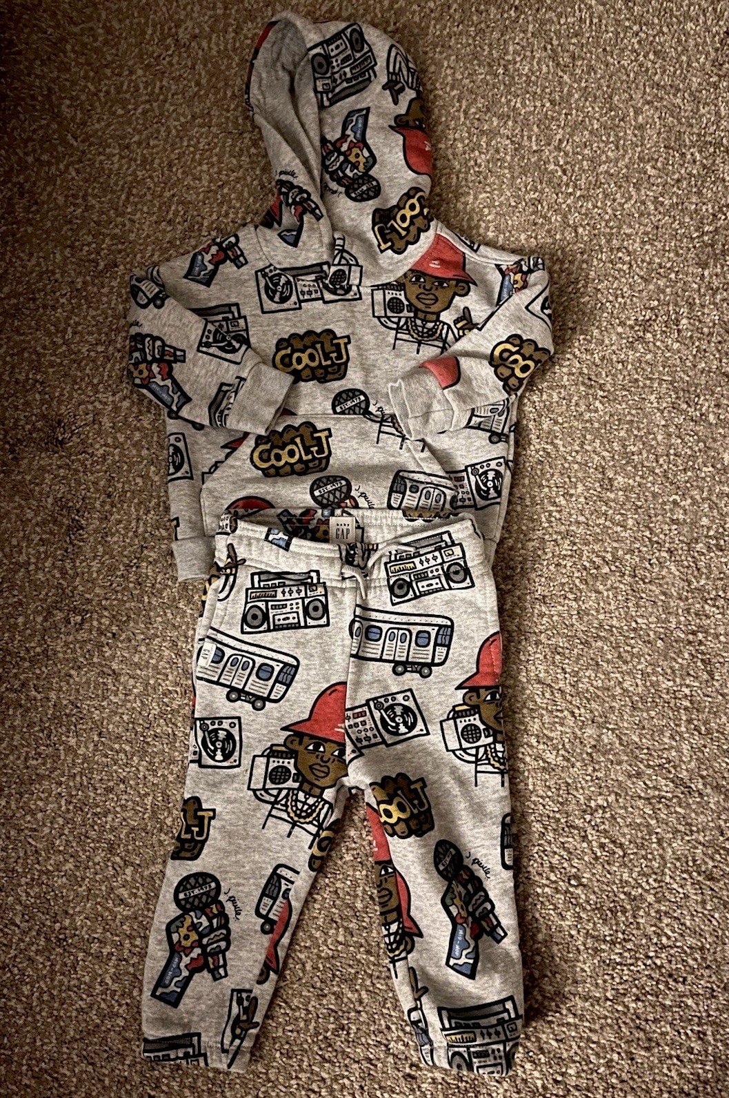 LL Cool J Rock The Bells - Gap Baby Sweatsuit 12-18 Months (Rare) LL Cool J Rock The Bells - Gap Baby Sweatsuit 12-18 Months (Rare)