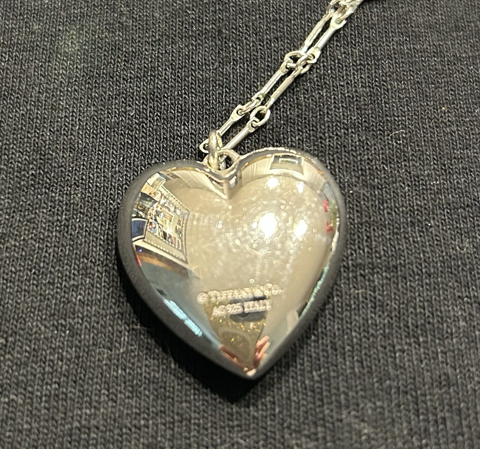 Tiffany & Co. Sterling Silver 925 Signed Heart Charm Pendant Necklace 24 in Tiffany & Co. Sterling Silver 925 Signed Heart Charm Pendant Necklace 24 in