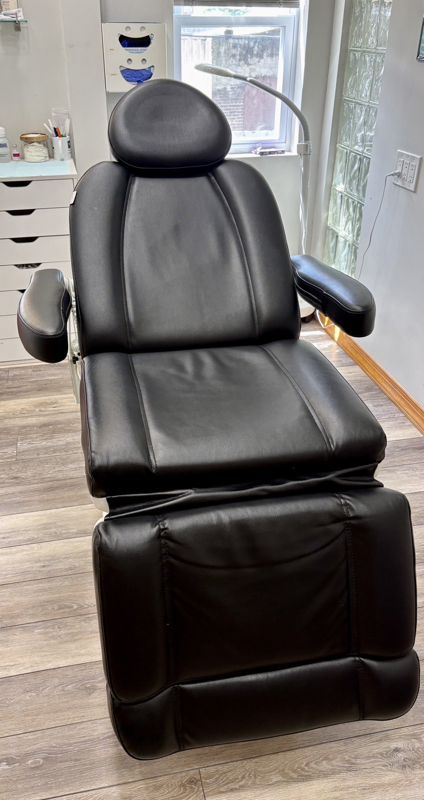Full Electrical Medical Aesthetic Chair