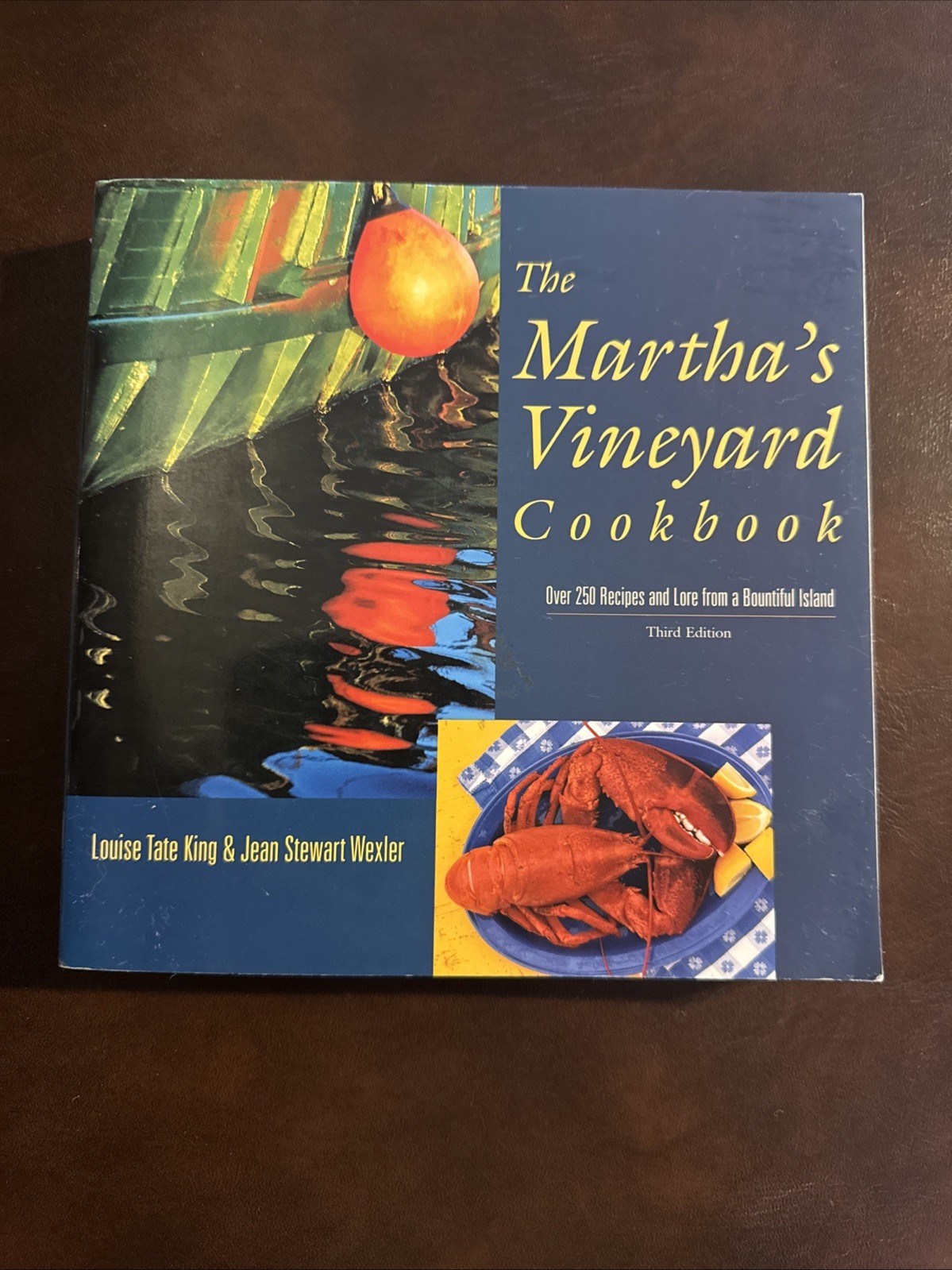 THE MARTHA’S VINEYARD COOKBOOK, Louise Tate King & Jean Stewart Wexler 2000 PB