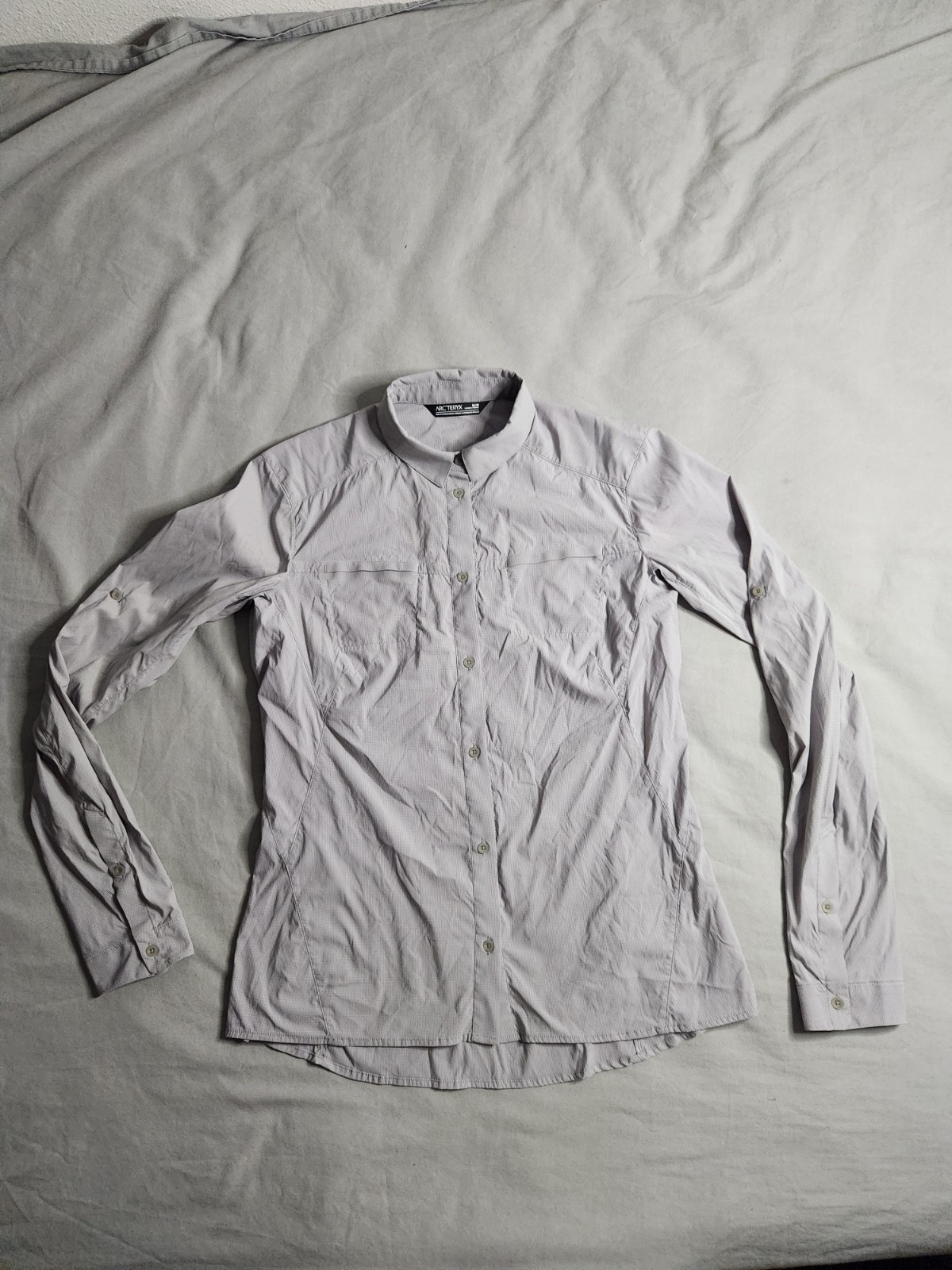 Arcteryx Fernie Button Up Shirt Womens Size Medium Gray Lightweight Hiking NEW
