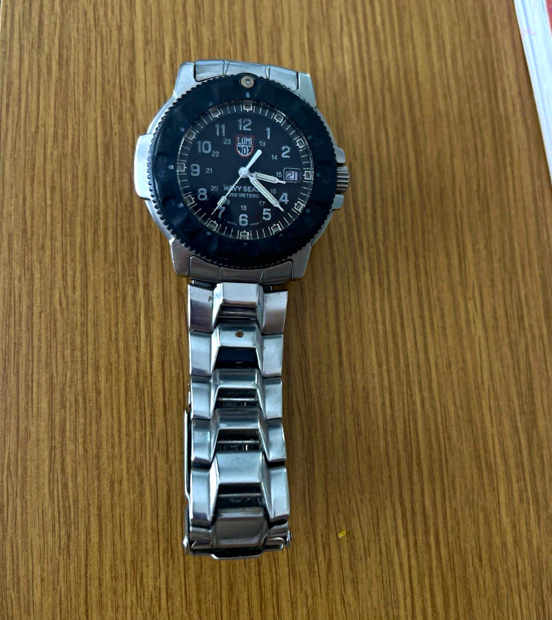 Luminox Navy SEAL Quartz Diver 200m Black Dial Date 24H SS Bracelet not working 