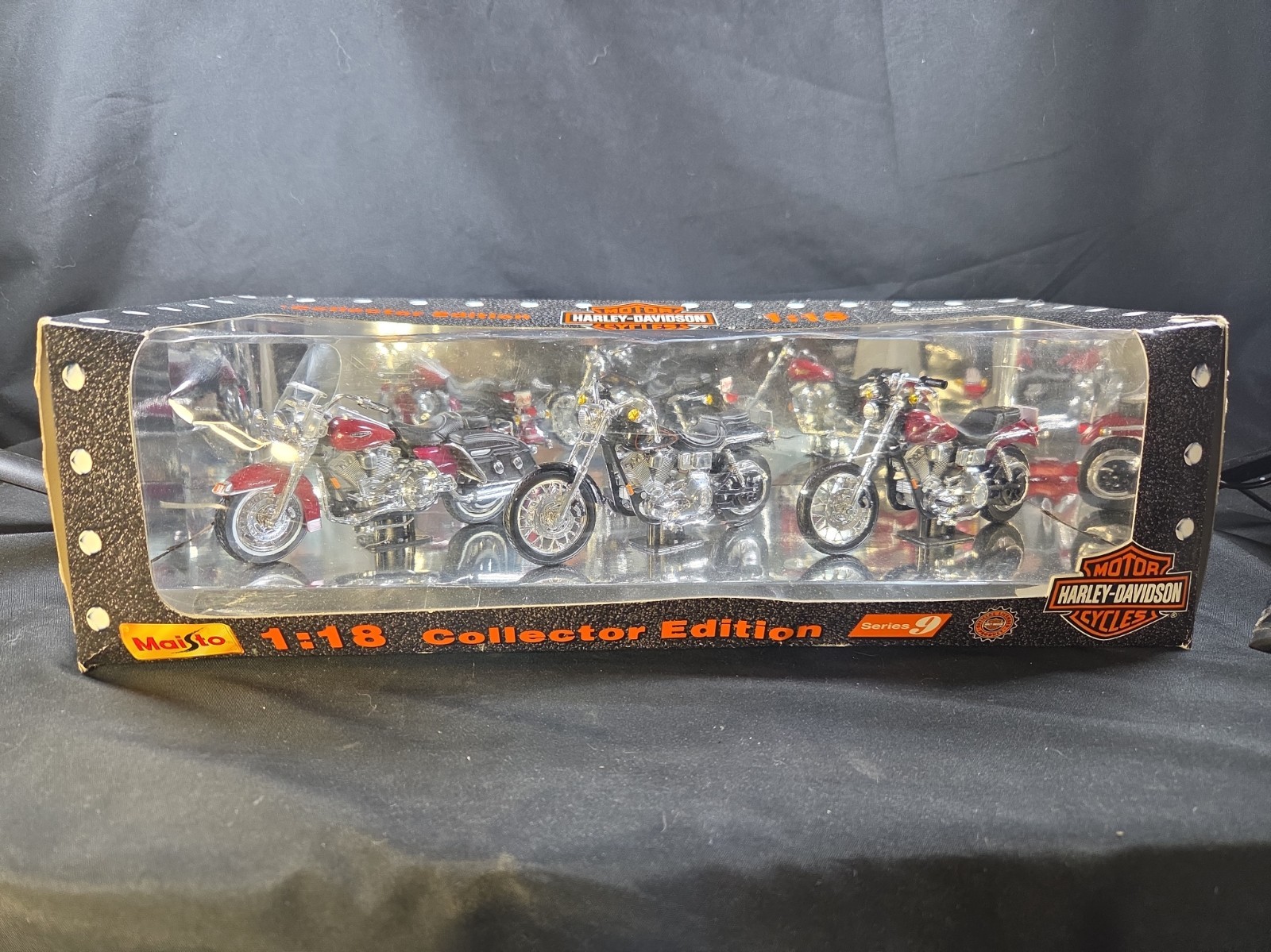 MAISTO 1:18 Harley Davidson Collector Edition Series 9 Motorcycle Set Box Damage