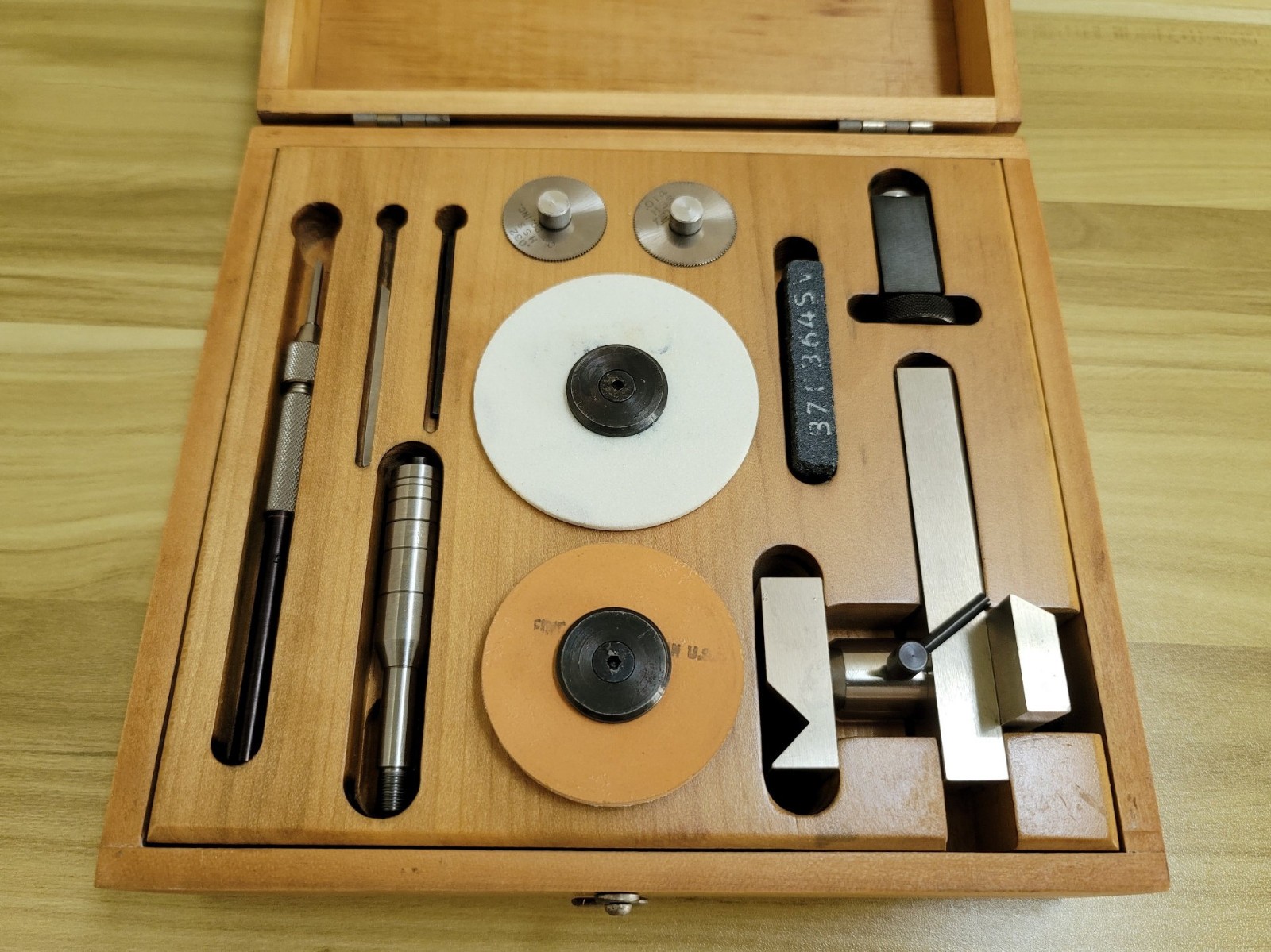 Levin Saw Table Grinding Attachment Arbors Box For 8mm Watchmaker Lathe Tool