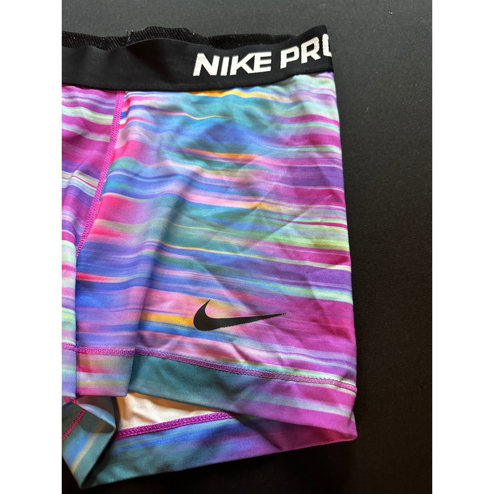 Nike Pro Dri-FIT Womens Compression Shorts Multicolor Striped 704905-407 Small Nike Pro Dri-FIT Womens Compression Shorts Multicolor Striped 704905-407 Small