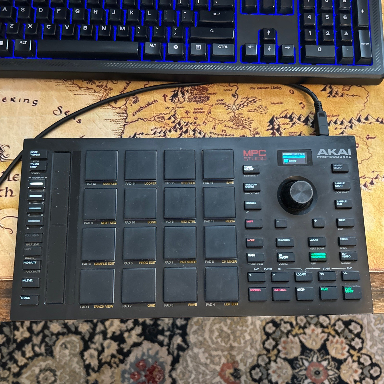 Akai Professional MPC Studio MIDI Music Production Controller TESTED Akai Professional MPC Studio MIDI Music Production Controller TESTED