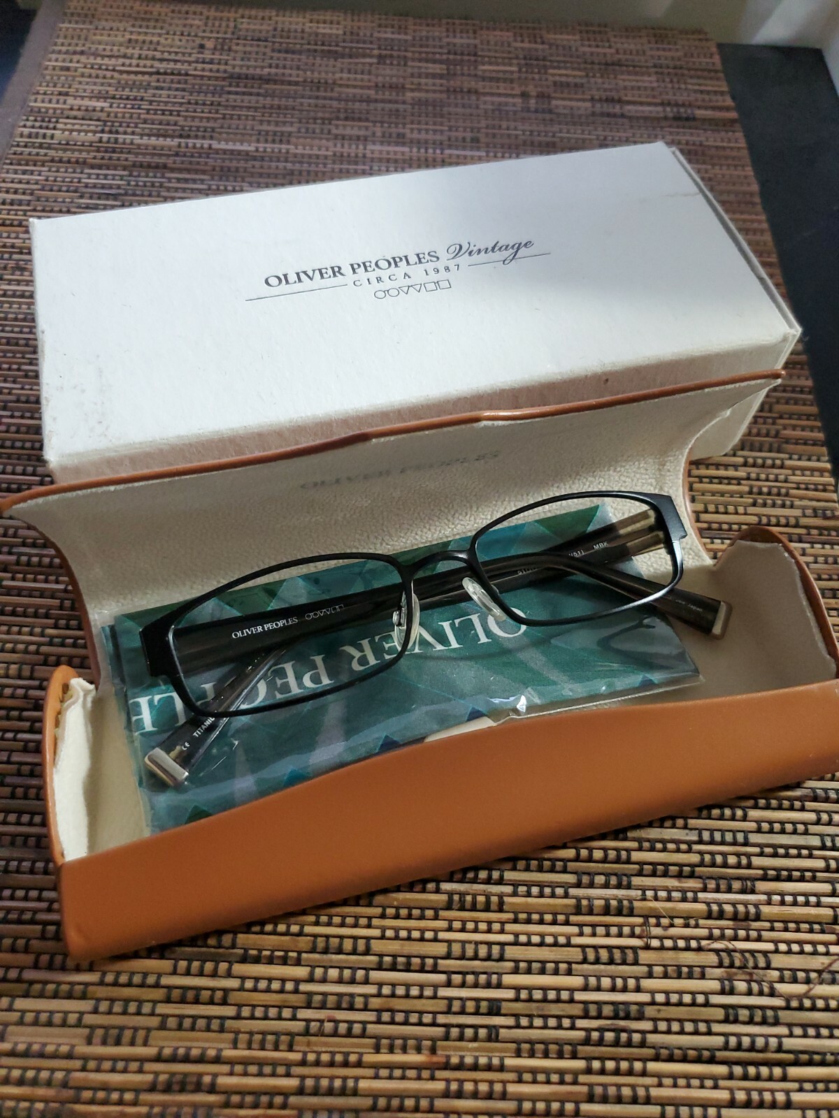 vitage Oliver Peoples eyeglasses eyeware titanium collection vitage Oliver Peoples eyeglasses eyeware titanium collection
