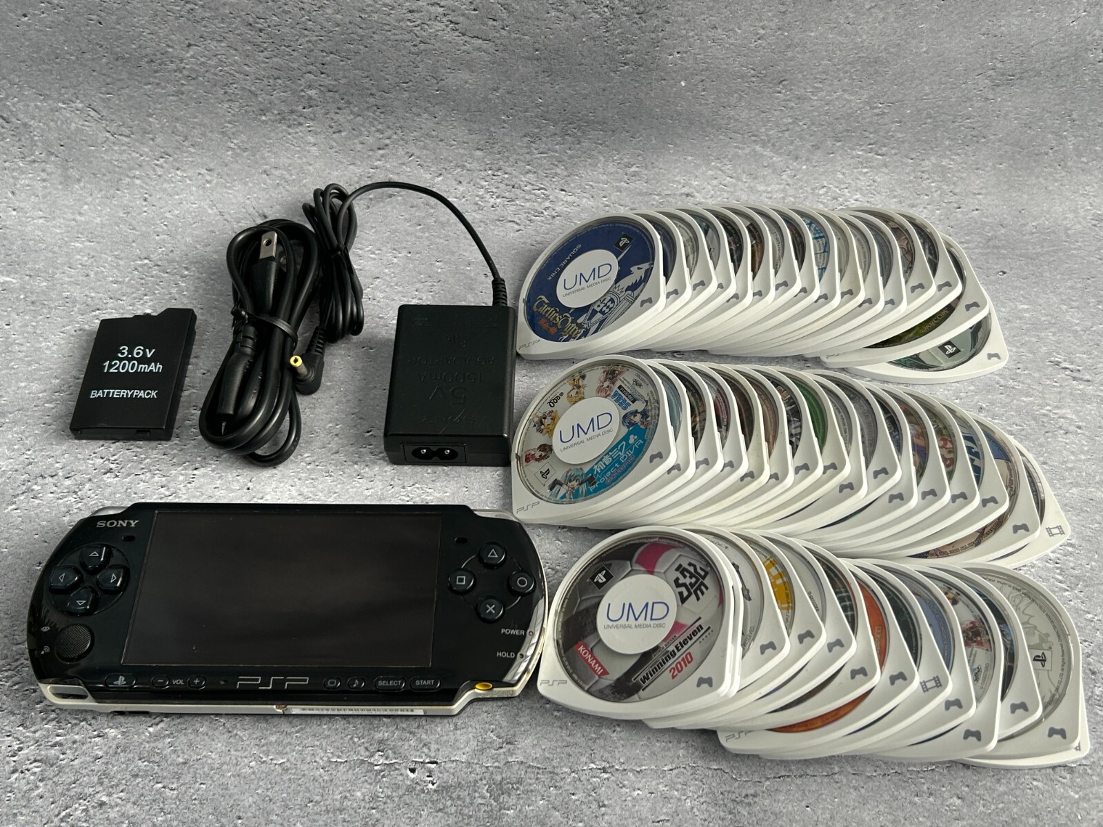 Sony PSP 3000 Console /battery＋charger＋memory stick random 3 games