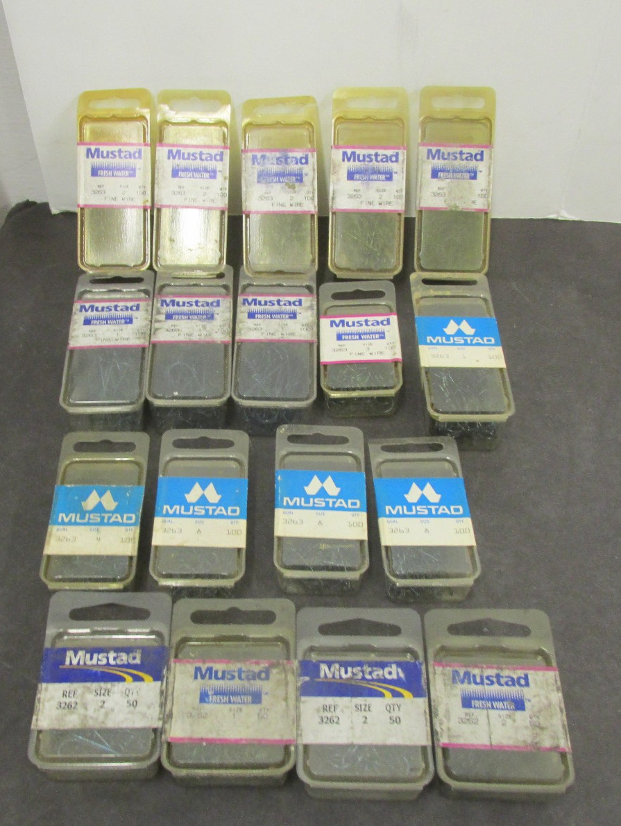 18 BOXES VARIOUS SIZES & STYLES MUSTAD NORWAY FINE WIRE BLUE HOOKS 3262 & 3263