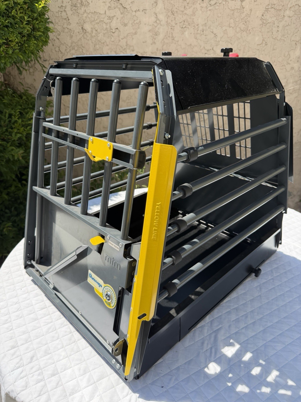 MIM Safe Variocage Single Car Crash Tested Dog Car Crate Adjustable Length Keys