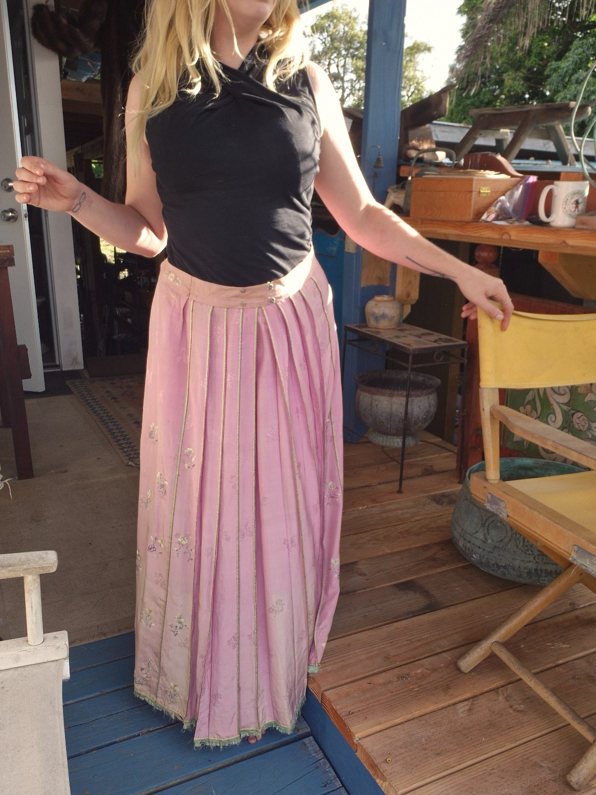 Antique 1930\'s hand embroidered silk wedding Sari skirt floral