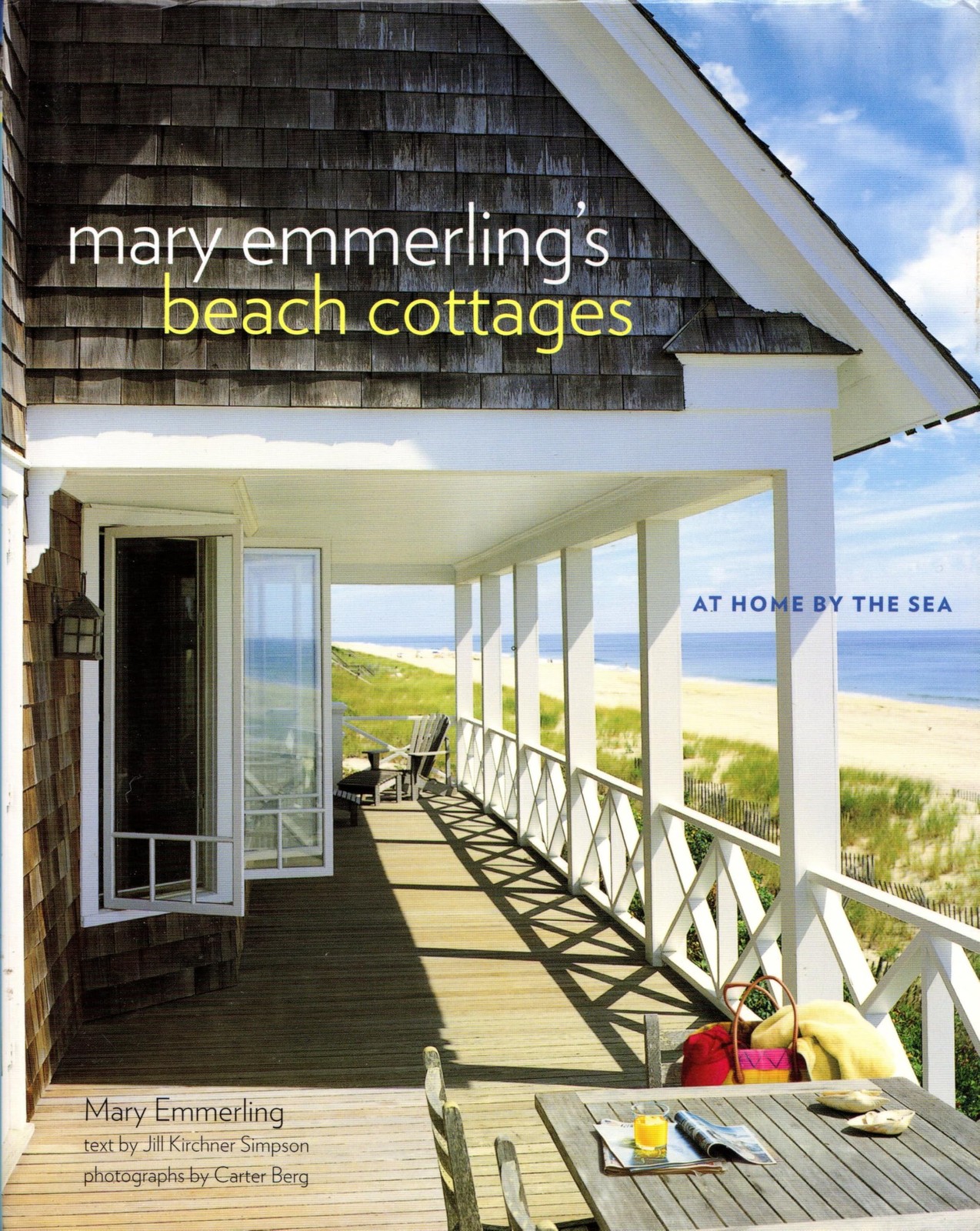 Mary Emmerling\'s Beach Cottages: At Home by the Sea