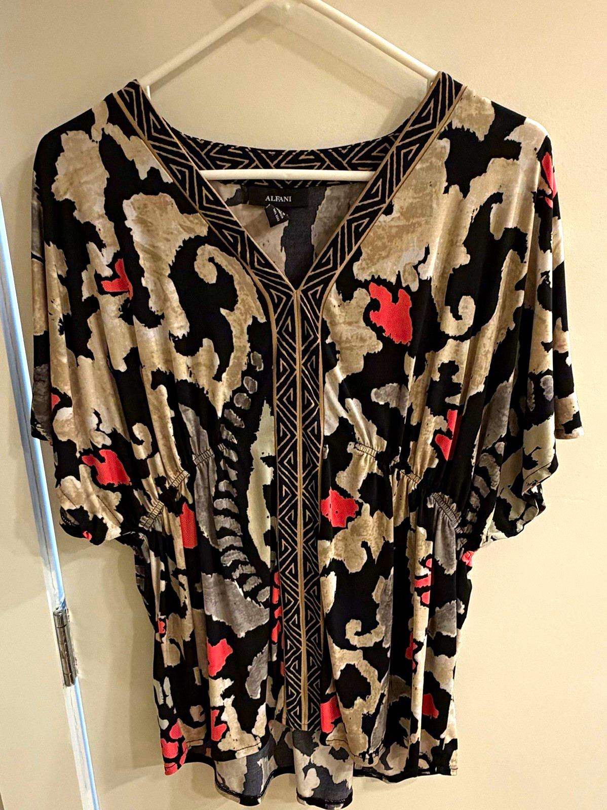 Alfani Women’s Black/Beige/Pink Abstract V-Neck Short Sleeve Pullover Blouse M
