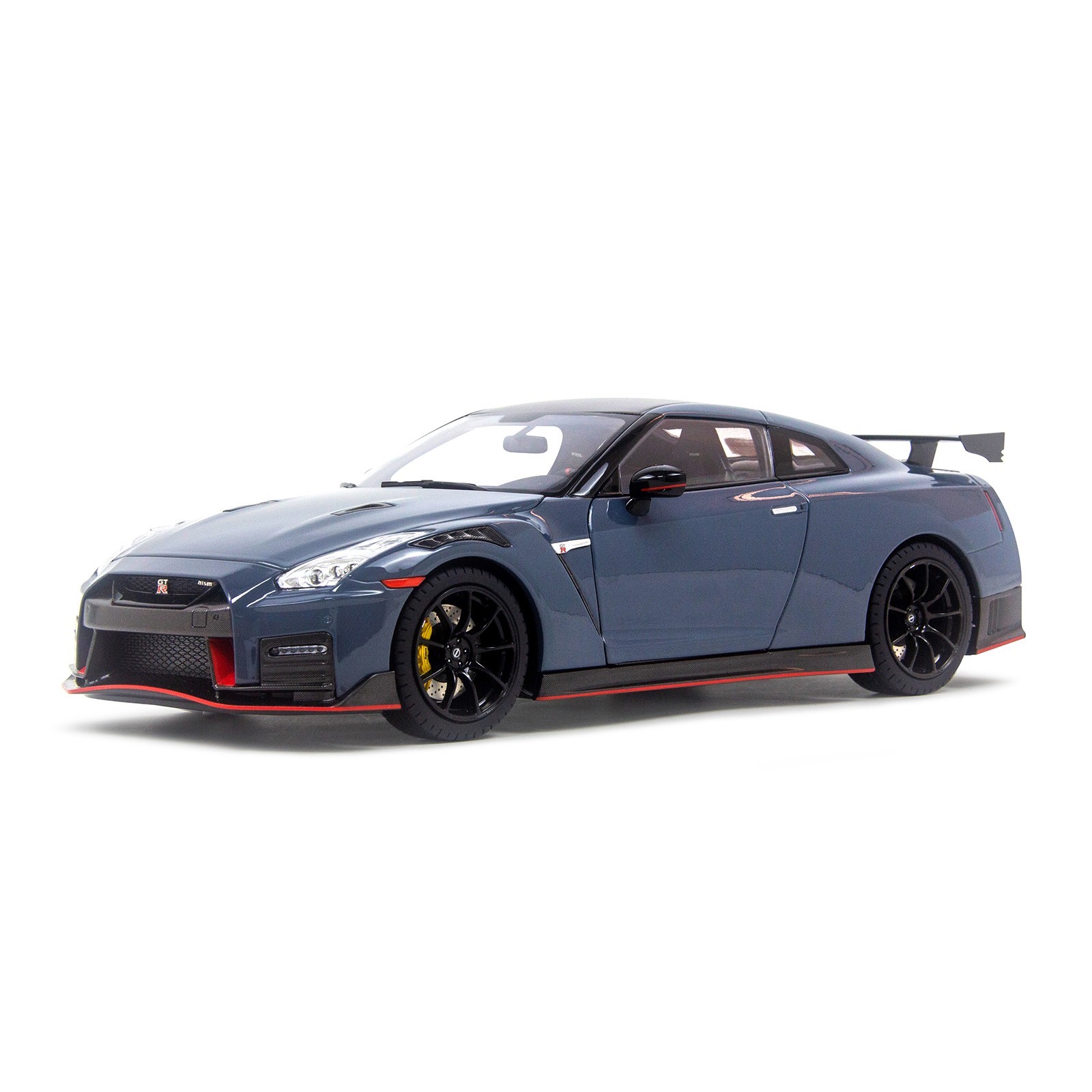 1:18 Nissan GT-R Nismo R35 2022 LHD Paudi Diecast Model Car New Collectible Gift