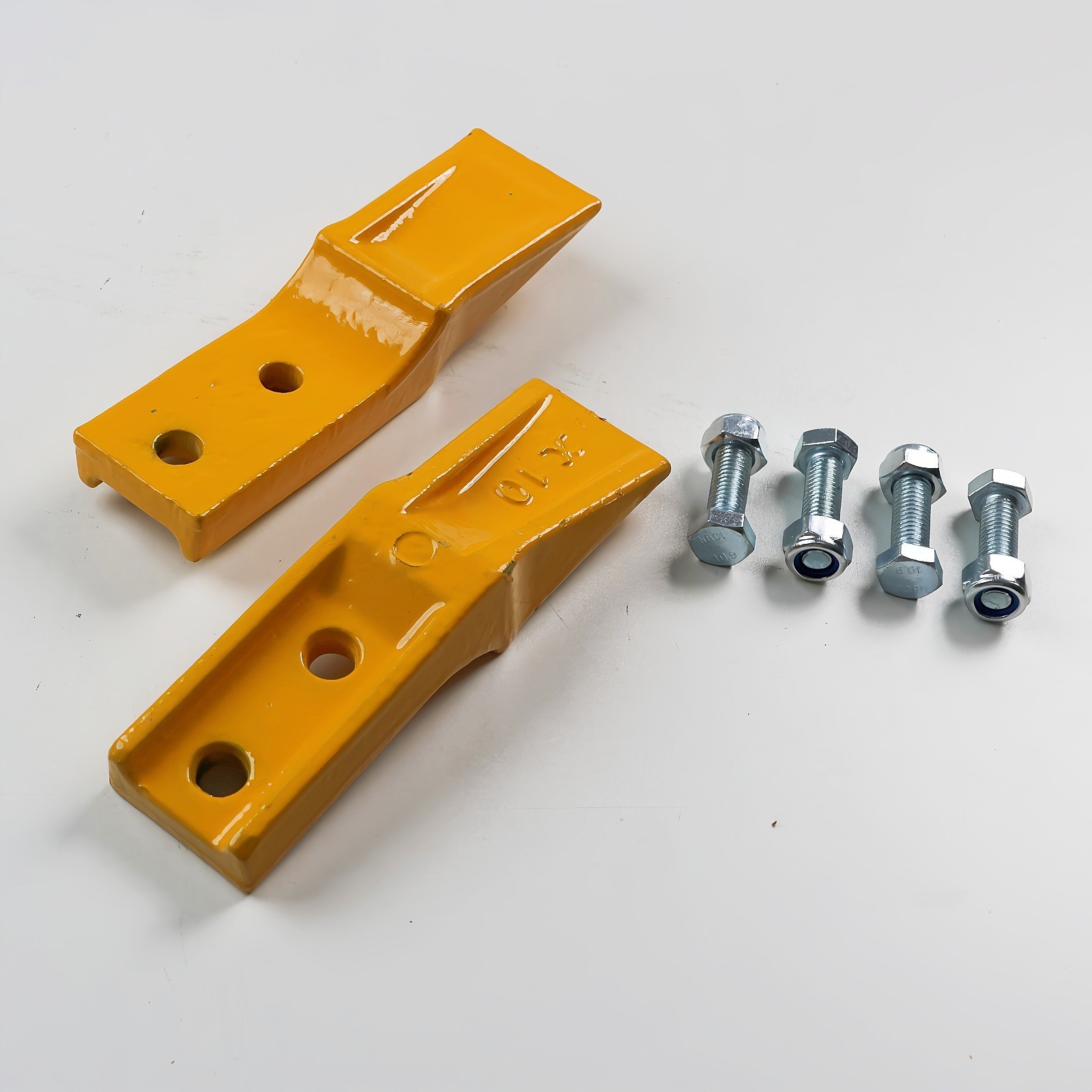 FREE SHIPPING 2 Pcs Bucket Teeth Kit with Bolts for Mini Excavator Digger Bucket