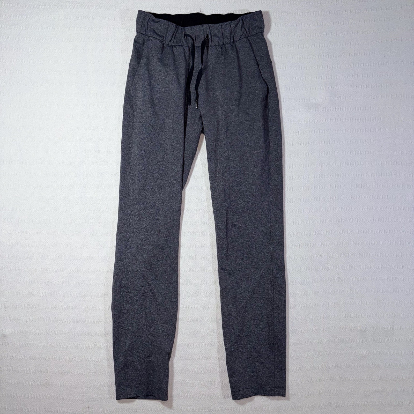 Lululemon Womens On The Fly Pant 28” Joggers Size 2 Gray Athleisure Lounge Lululemon Womens On The Fly Pant 28” Joggers Size 2 Gray Athleisure Lounge
