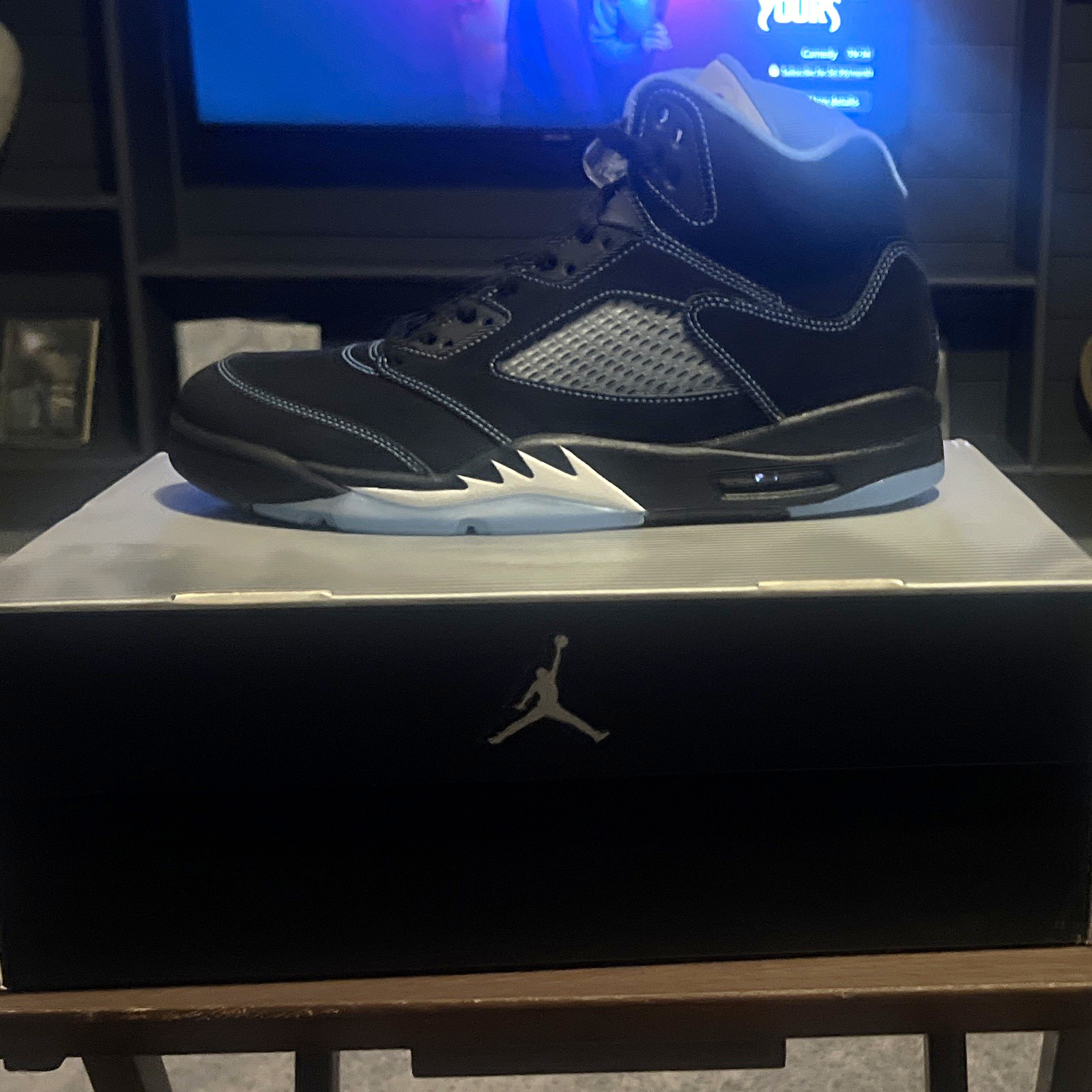 Jordan Air Jordan 5 Men’s 11.5 Black/Blue/White Mid Top Sneakers