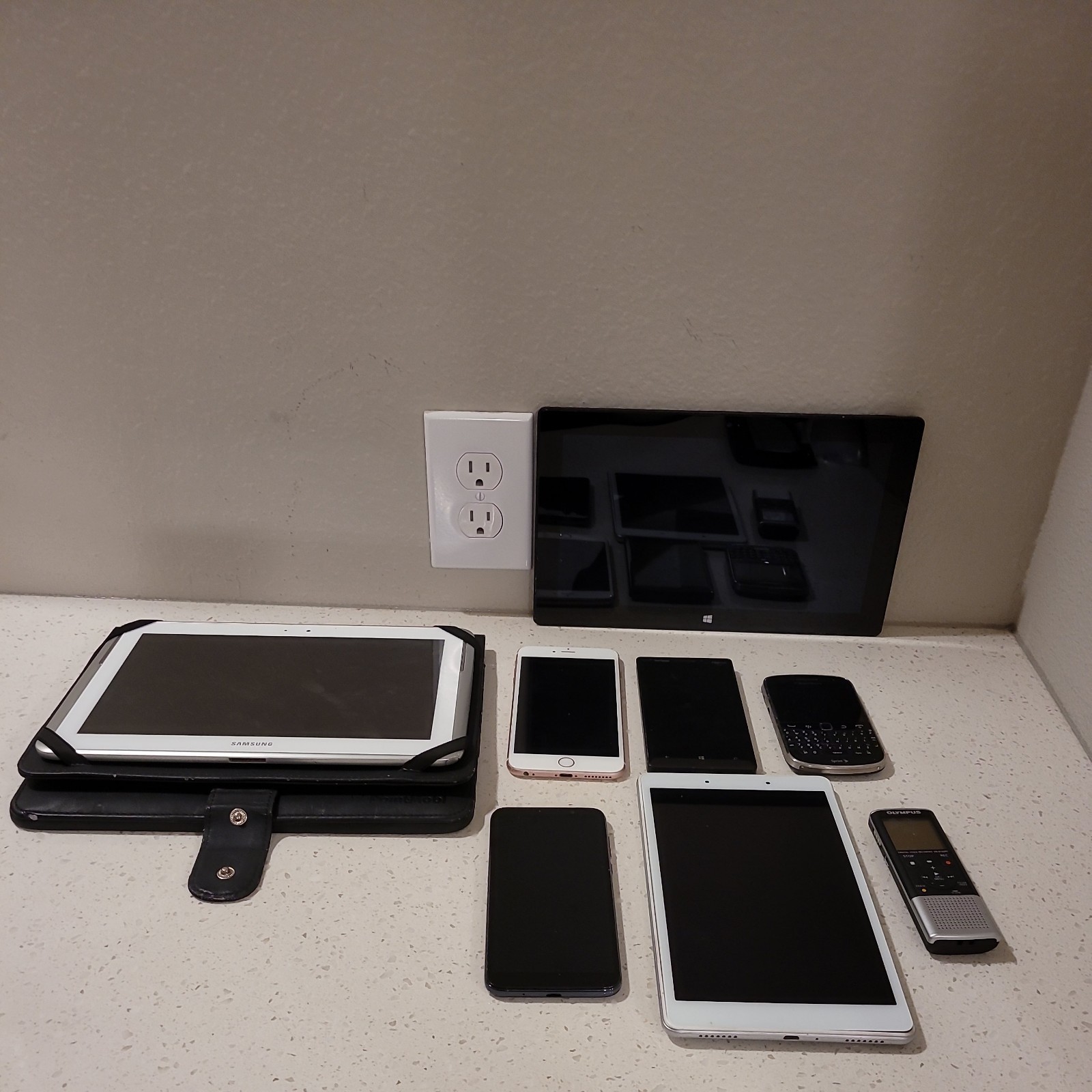 Lot Of 8 Electronics For Parts Or Repair not tested read FULL description 
