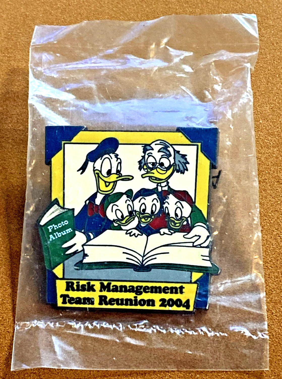 RARE 2004 DISNEY RISK MANAGEMENT TEAM REUNION DONALD LUDWIG & NEPHEWS LE 250 PIN