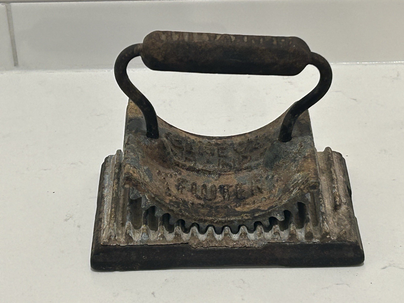 Antique 1886 Cast Iron Fluting Iron Pleater Crimper Sad Iron Wooden Handle