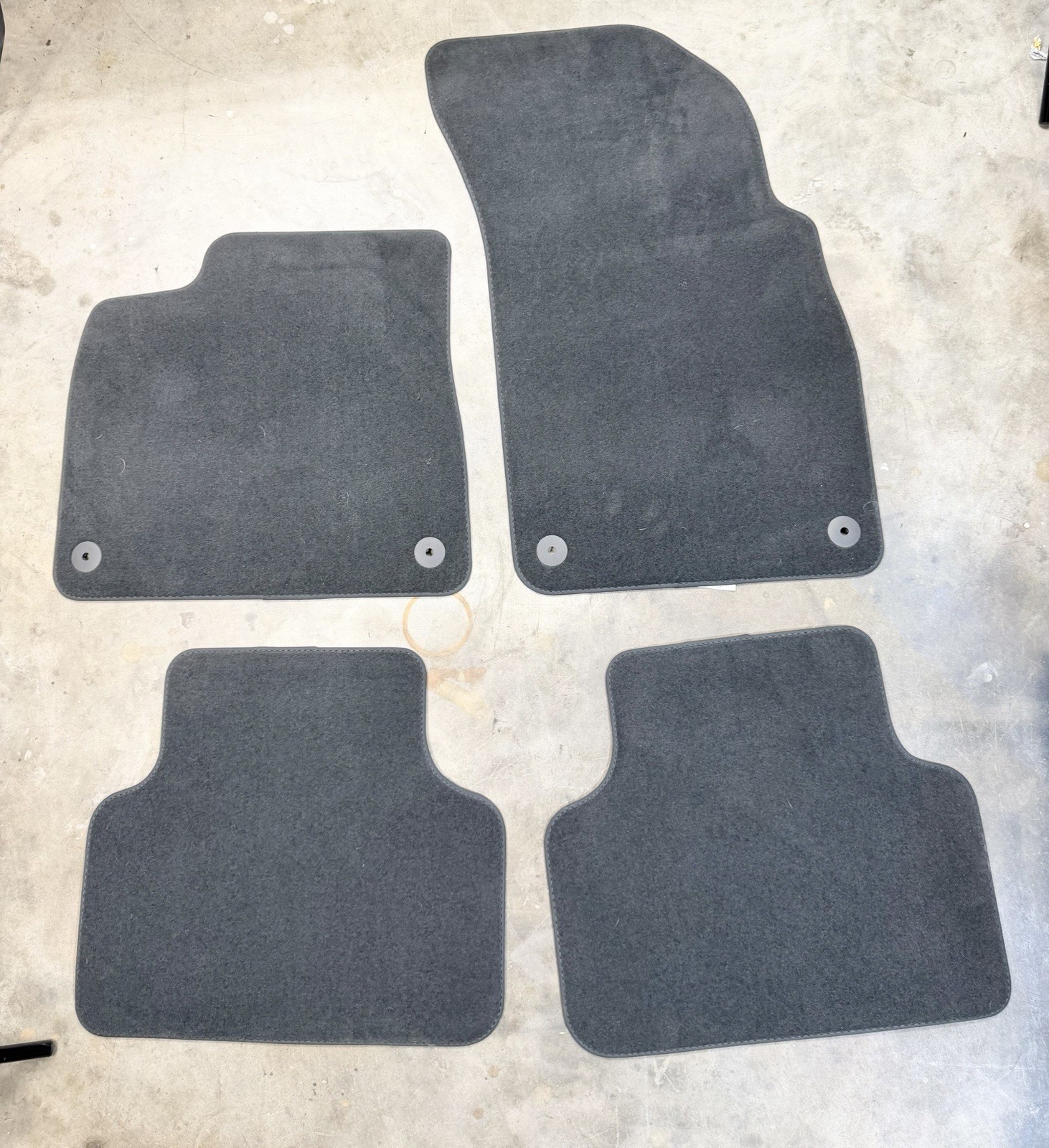 2016 -2025 Audi Q7 Q8 Carpeted Floor Mats Set Of 4 - Genuine OEM 2016 - 2025