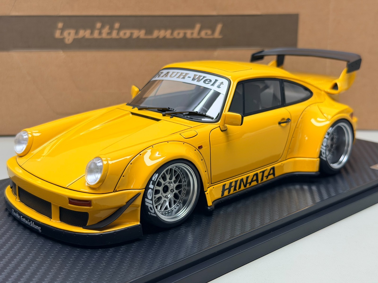Ignition model 1/18 RWB 930 Yellow 