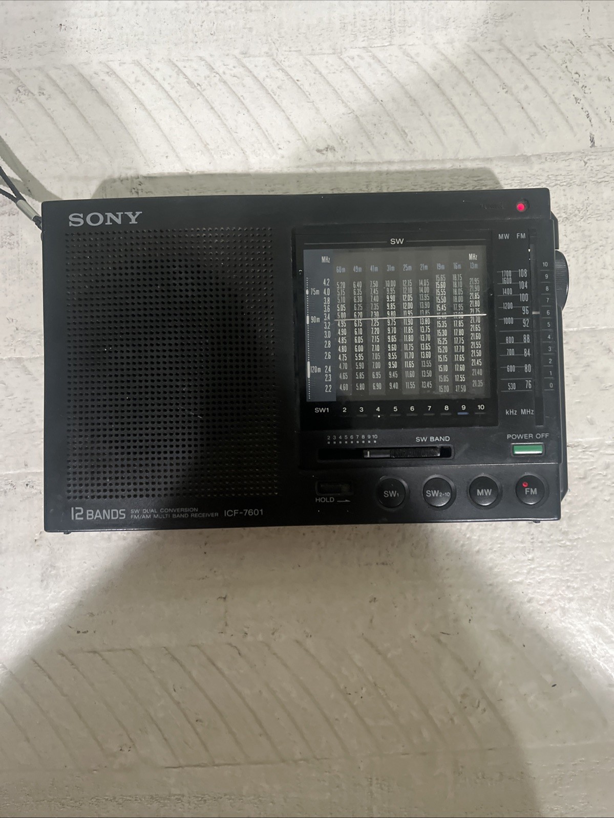 Sony ICF-7601 Portable World Radio Receiver 12 Bands . Tested Works Read Disc
