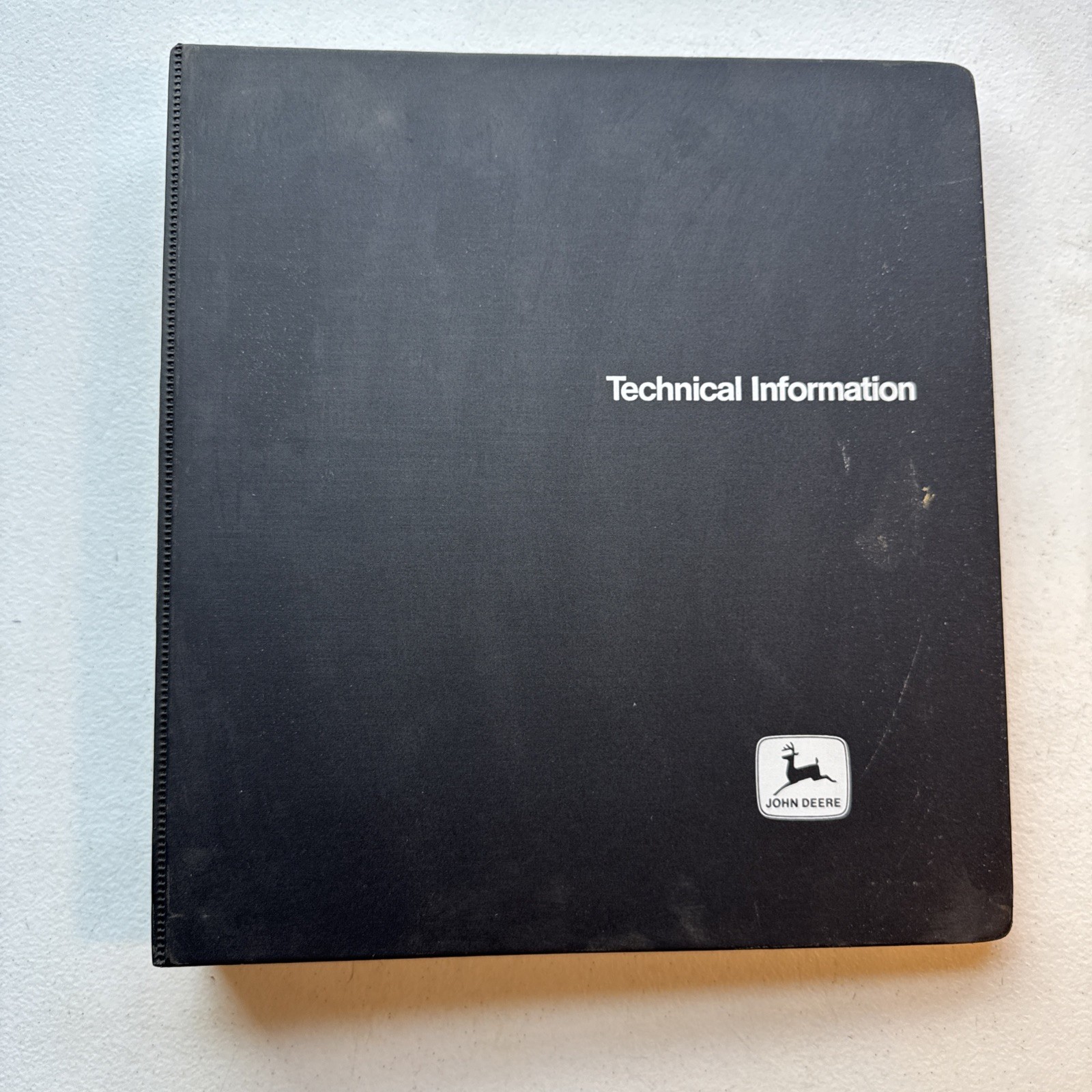 John Deere 1984 Model 35EV Chain Saw Technical Manual Binder TM-1324 John Deere 1984 Model 35EV Chain Saw Technical Manual Binder TM-1324